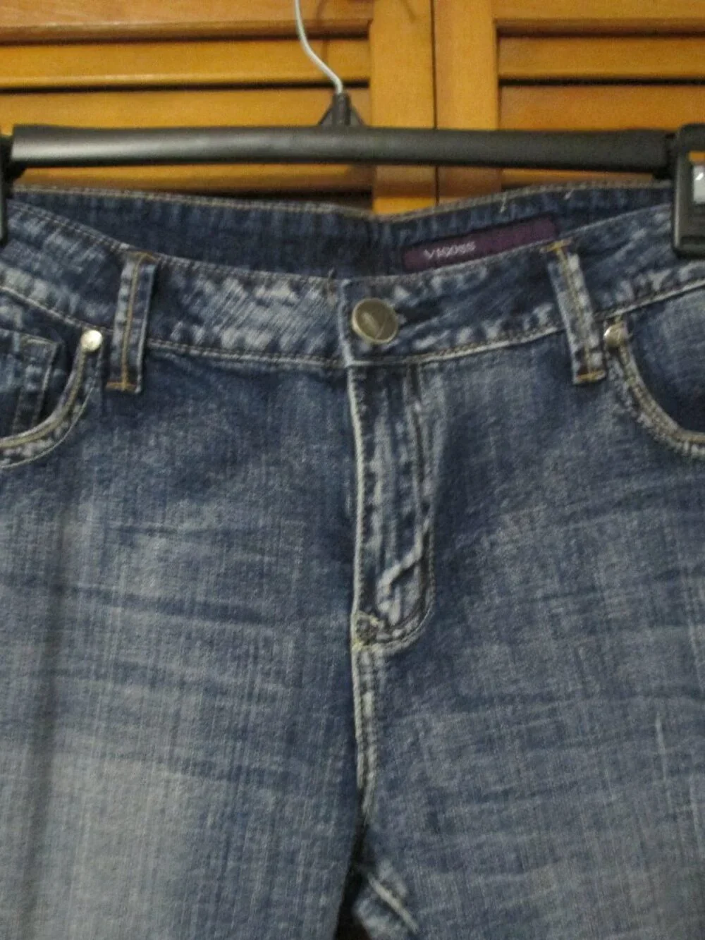 Vigoss denim shorts blue Bermuda with distressed spots pockets stretch size 17